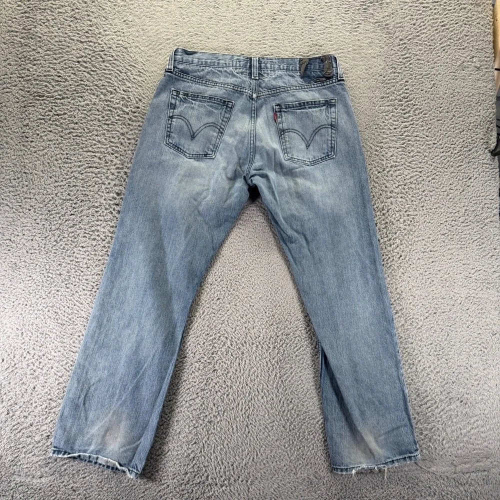 Levis before purchasing